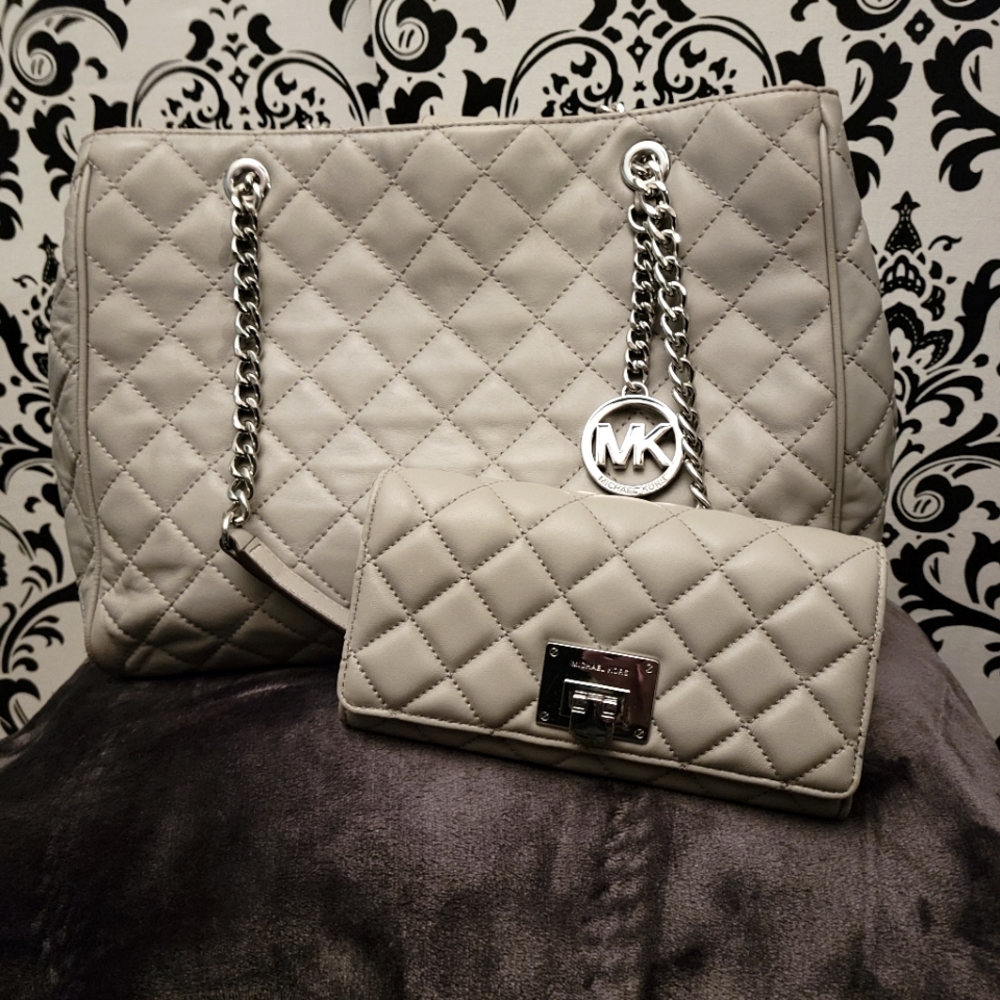 Micheal Kors Quilted Lite Gray Bag with matching Wallet